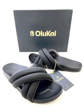 Olukai Women’s Black on Black Hila Slip-On Criss-Cross Strap Beach Sandal Sz 9